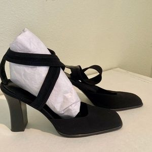 Size 8 Nine West dress 3" black heel